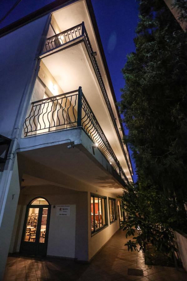 Spanos Apartments Anna'S Lodge Polychrono Buitenkant foto